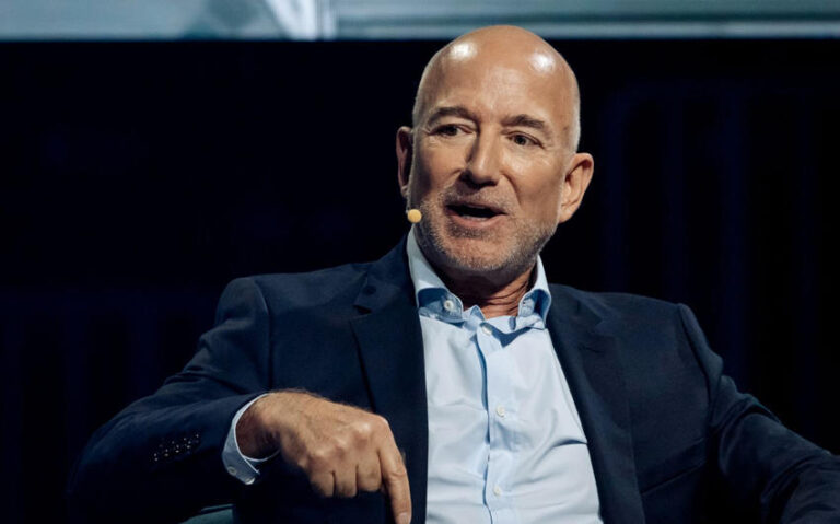 Jeff Bezos’s Ex-Wife MacKenzie Scott And The Story Behind Their Marriage Split