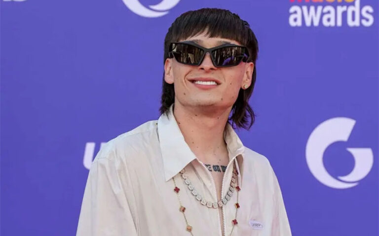 what is peso pluma net worth